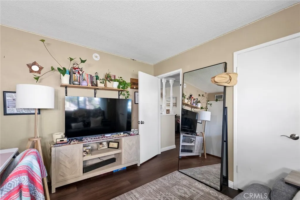 2066 Royalty, Pomona, California 91767 home-pic-14