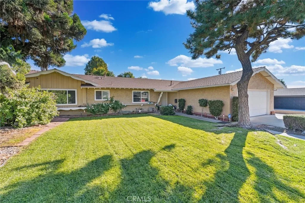 2066 Royalty, Pomona, California 91767 home-pic-1