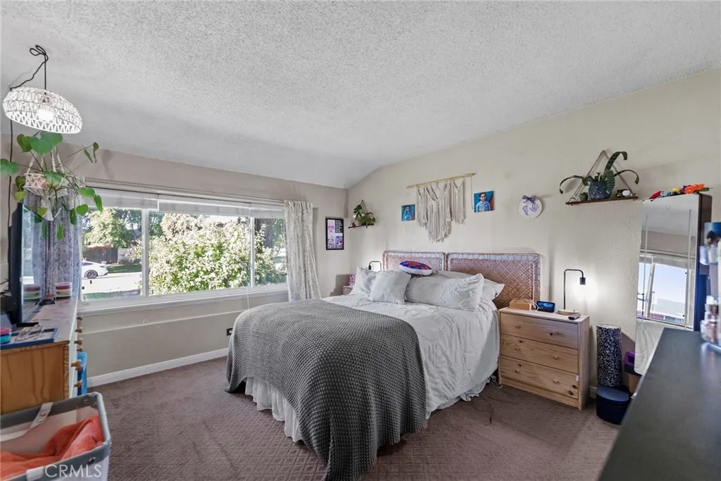 2066 Royalty, Pomona, California 91767 home-pic-19