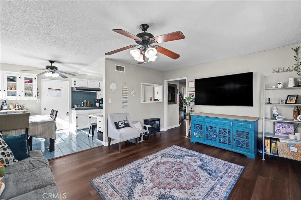 2066 Royalty, Pomona, California 91767 home-pic-12