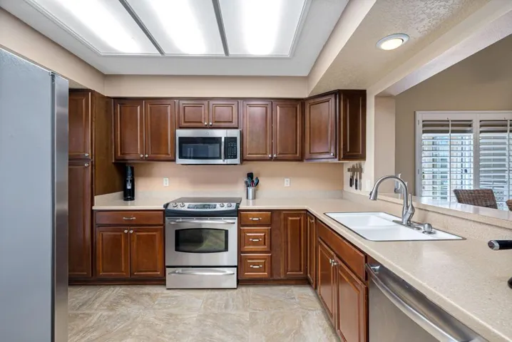 22-web-or-mls-LFDesertFalls_OPMG_1125_02