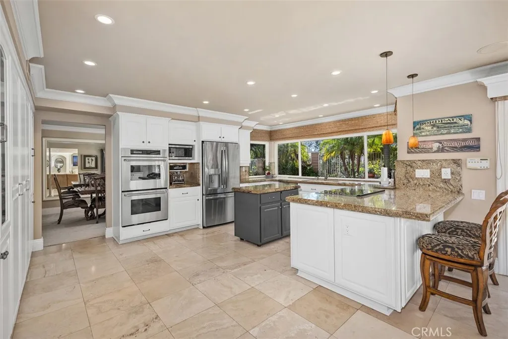 22561 Demasia, Mission Viejo, California 92691 home-pic-14