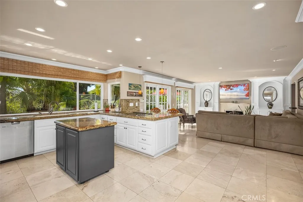 22561 Demasia, Mission Viejo, California 92691 home-pic-13