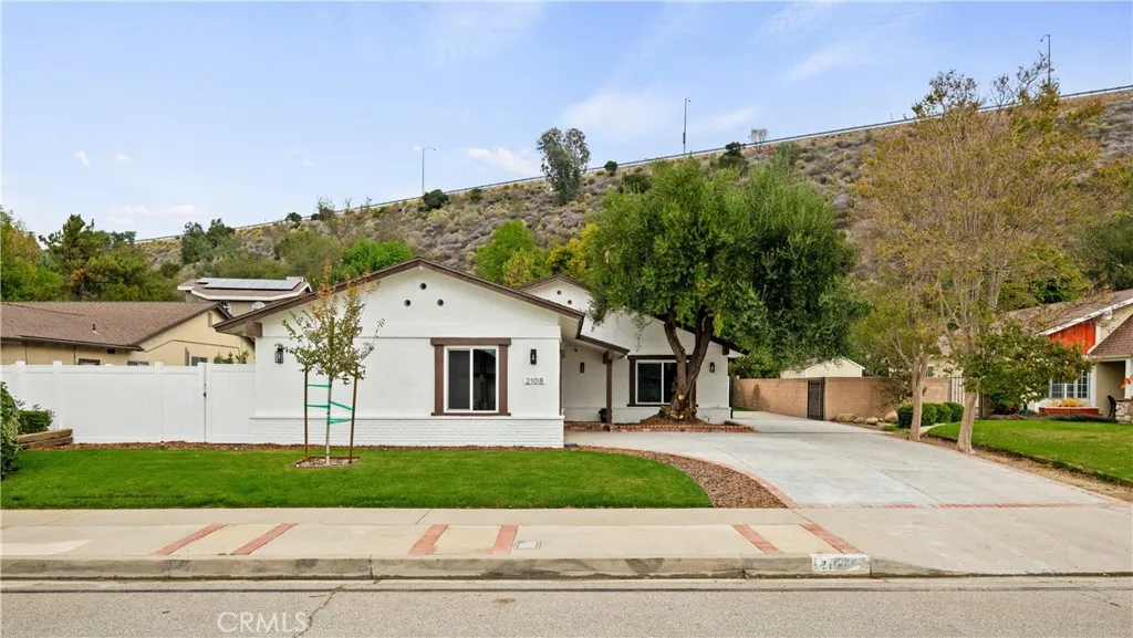 2108 Ardenwood, Simi Valley, California 93063 home-pic-4