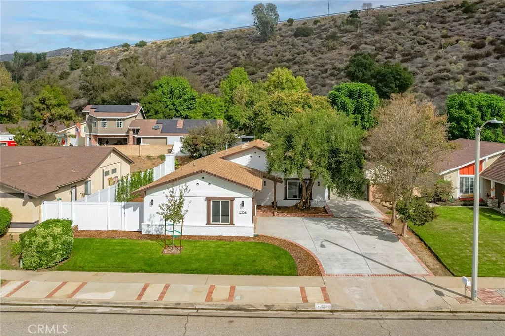 2108 Ardenwood, Simi Valley, California 93063 home-pic-0
