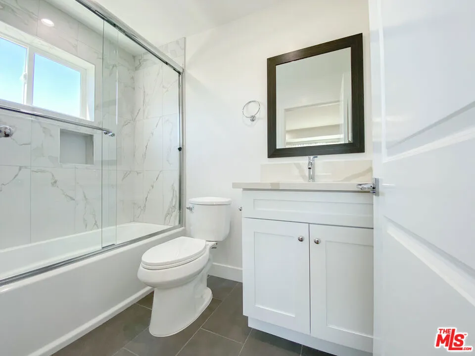 6754 W 86th Place, Los Angeles, California 90045 home-pic-10
