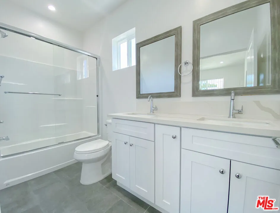 6754 W 86th Place, Los Angeles, California 90045 home-pic-18