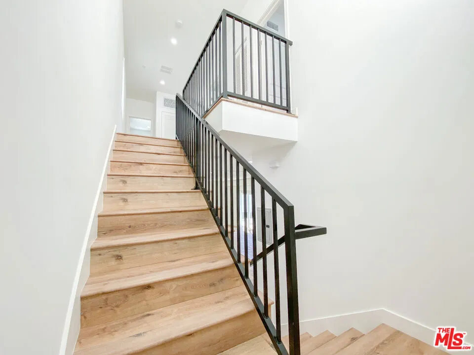 6754 W 86th Place, Los Angeles, California 90045 home-pic-16
