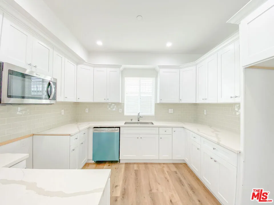 6754 W 86th Place, Los Angeles, California 90045 home-pic-15