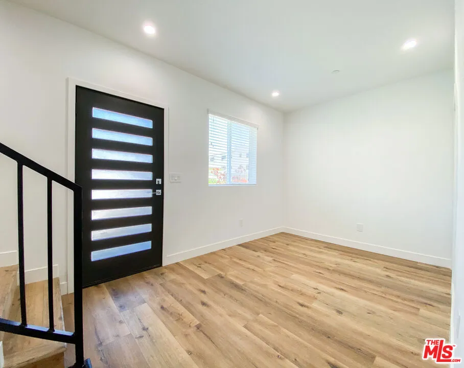 6754 W 86th Place, Los Angeles, California 90045 home-pic-2
