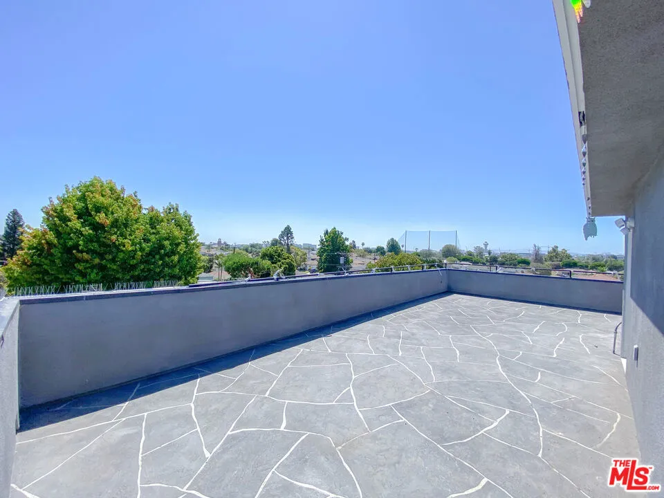 6754 W 86th Place, Los Angeles, California 90045 home-pic-11