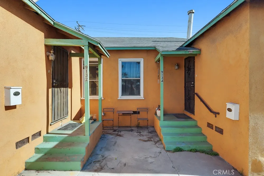 9132 Crenshaw Boulevard, Inglewood, California 90305 home-pic-1