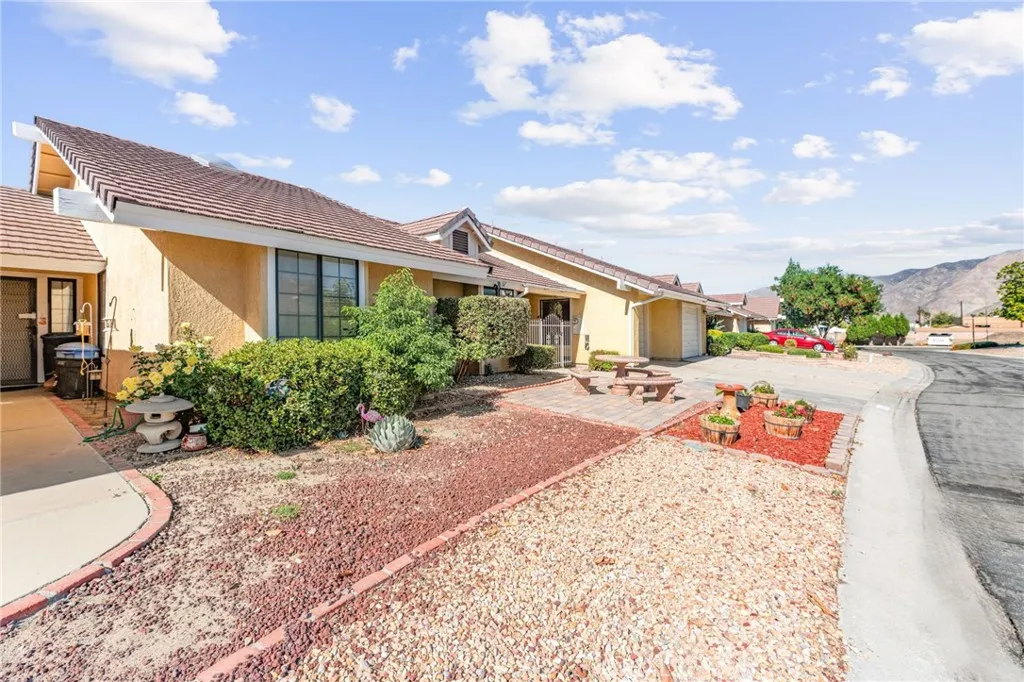 1362 Yorktown, San Jacinto, California 92583 home-pic-2