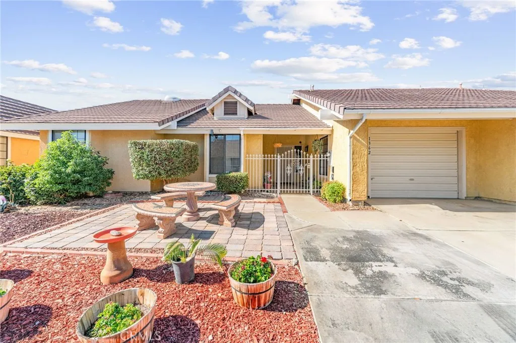 1362 Yorktown, San Jacinto, California 92583 home-pic-1