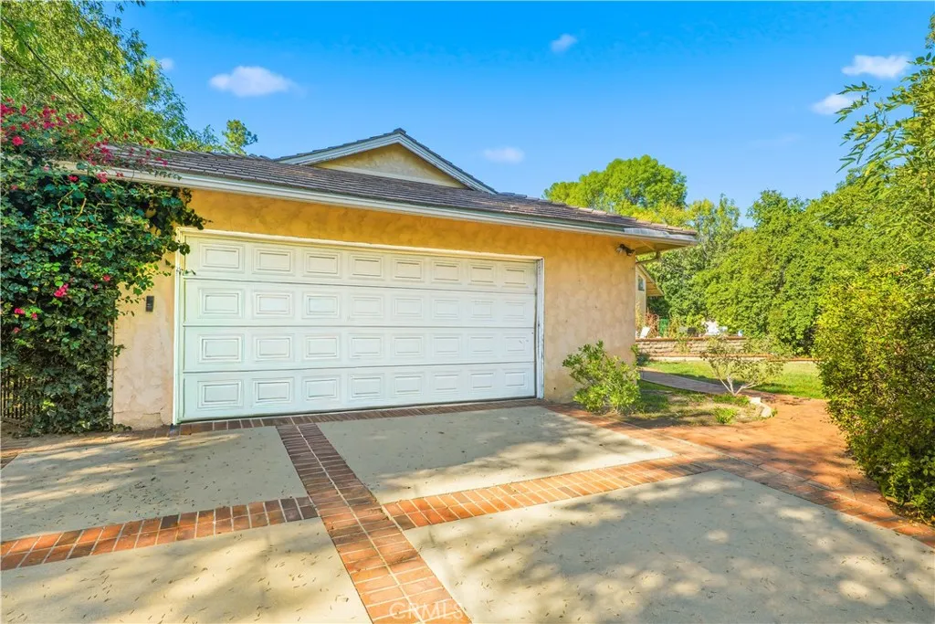 5433 Shirley Avenue, Tarzana, California 91356 home-pic-3