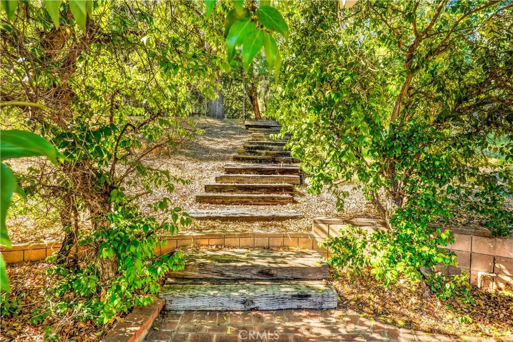 5433 Shirley Avenue, Tarzana, California 91356 home-pic-14