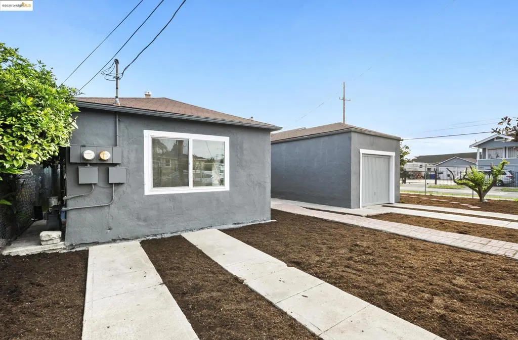 9028 A St, Oakland, California 94603 home-pic-26