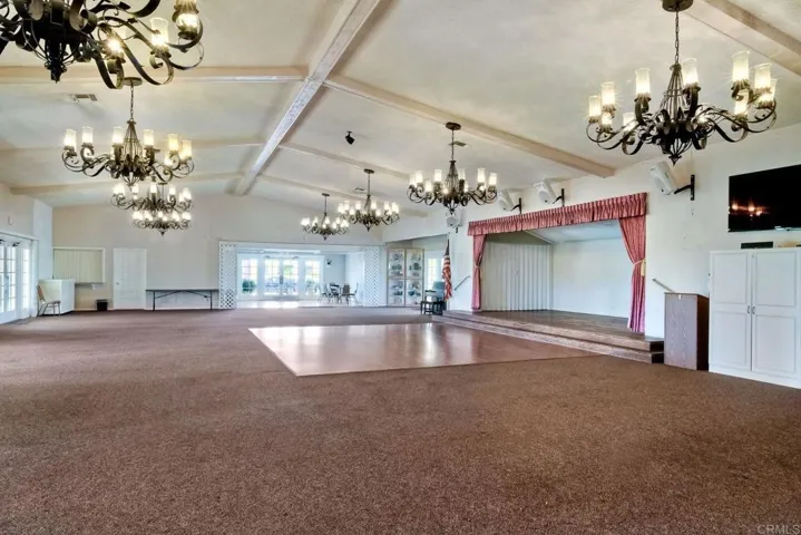 CLUB HOUSE BANQUET/MEETING ROOM