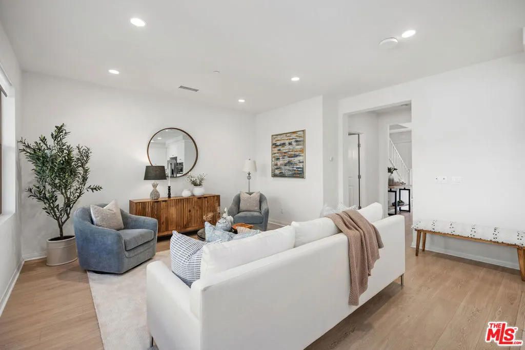 120 Okra, Irvine, California 92618 home-pic-7