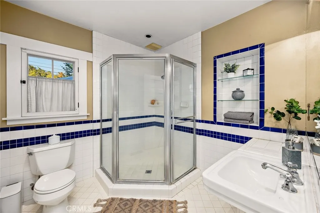 1661 Las Lunas, Pasadena, California 91106 home-pic-14