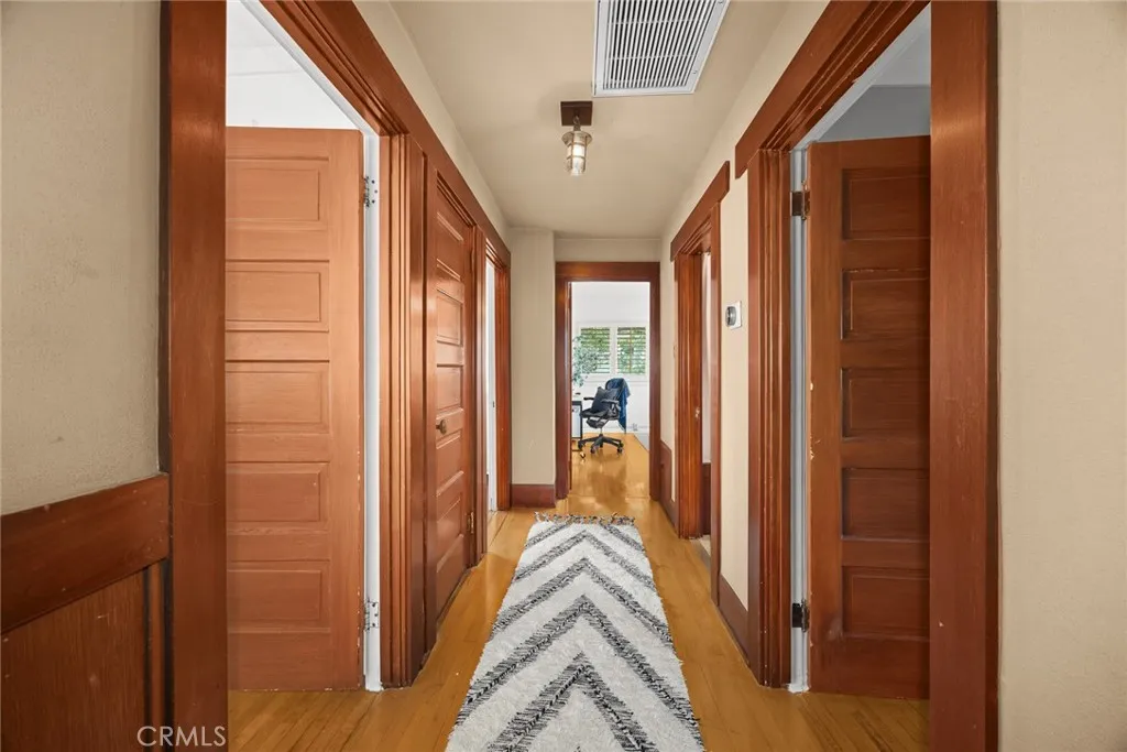 1661 Las Lunas, Pasadena, California 91106 home-pic-13