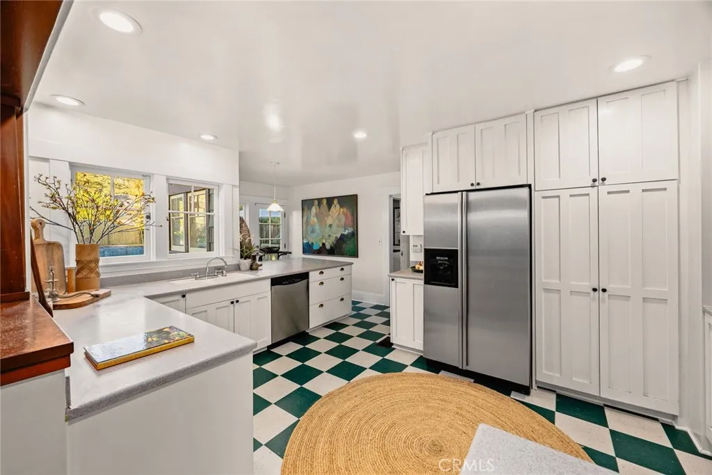 1661 Las Lunas, Pasadena, California 91106 home-pic-9