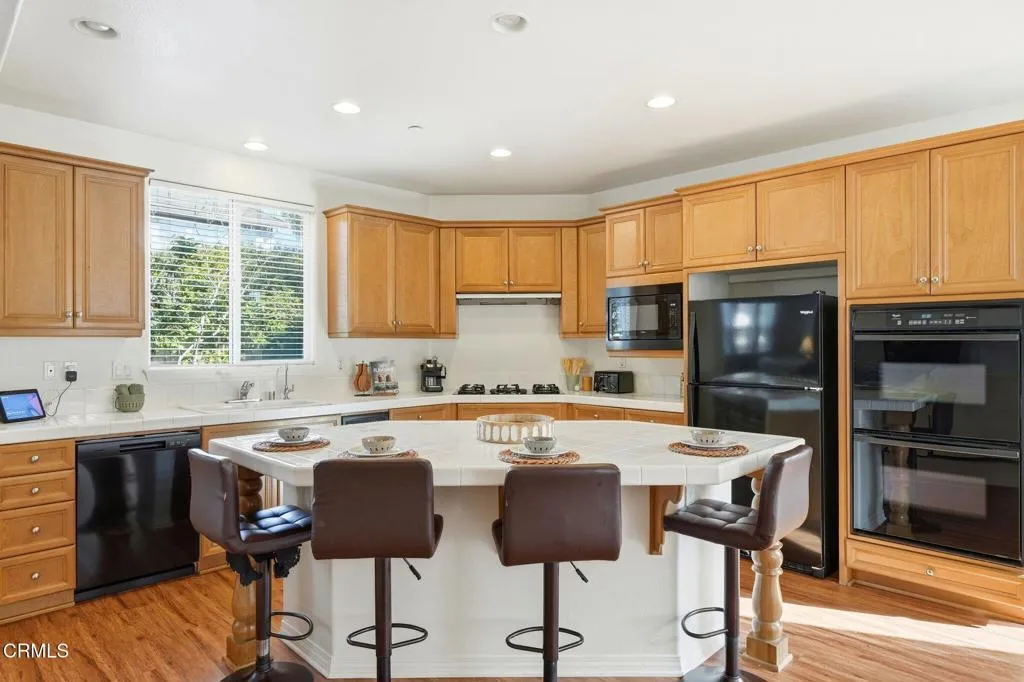 3325 Eagle Bend Lane, Oxnard, California 93036 home-pic-10