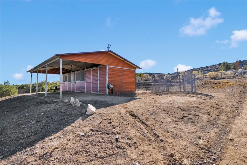 2909 Silver Ridge Drive, Pinon Hills, California 92372 home-pic-38