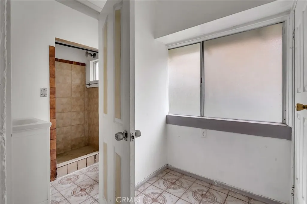 1021 W 48th, Los Angeles, California 90037 home-pic-14