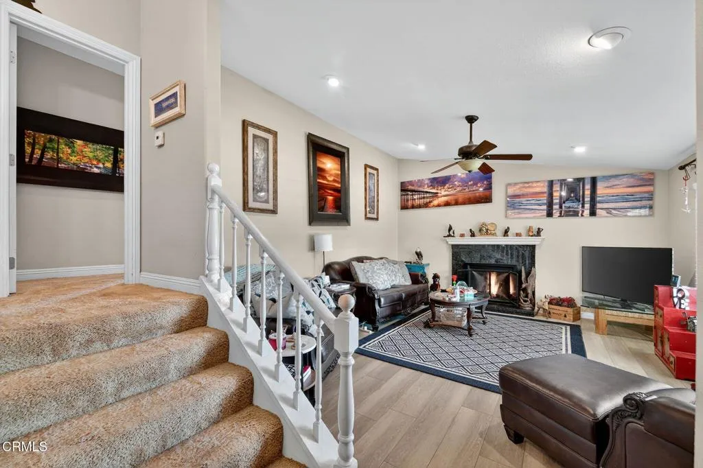 1595 Lyndhurst Avenue, Camarillo, California 93010 home-pic-3