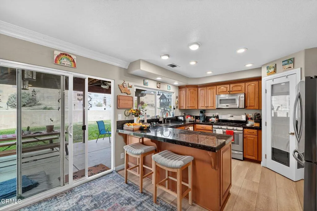 1595 Lyndhurst Avenue, Camarillo, California 93010 home-pic-7
