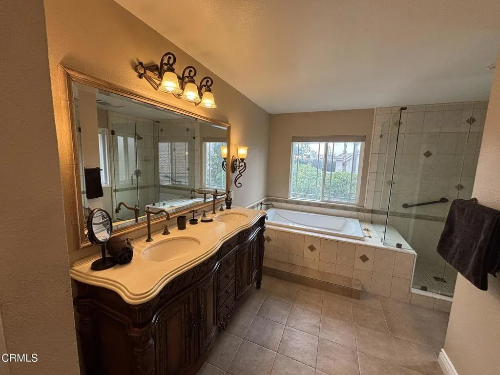 4374 E Autumnmeadow Circle, Moorpark, California 93021 home-pic-11