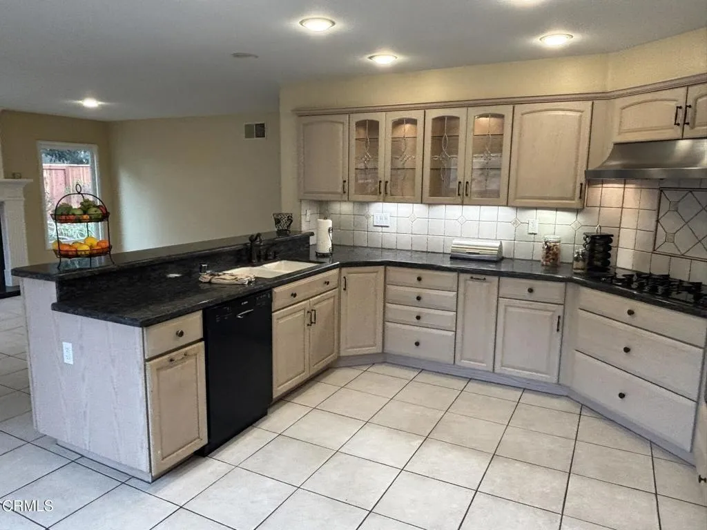 4374 E Autumnmeadow Circle, Moorpark, California 93021 home-pic-5