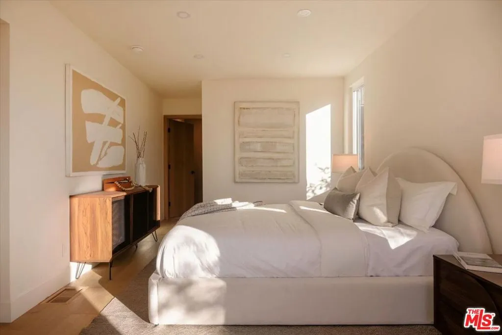 1930 Kemper Street, Los Angeles, California 90065 home-pic-13