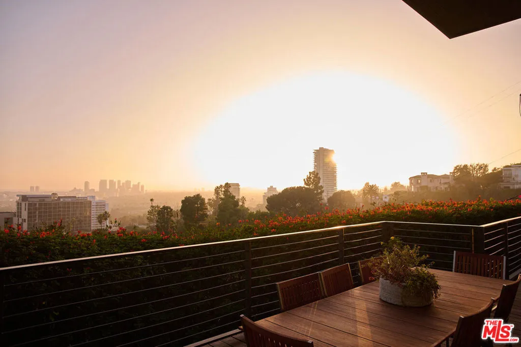 8951 St Ives Drive, West Hollywood, California 90069 home-pic-12