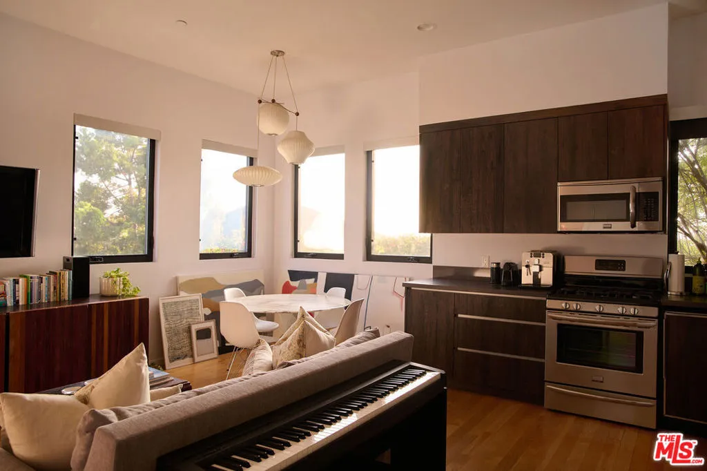 8951 St Ives Drive, West Hollywood, California 90069 home-pic-43