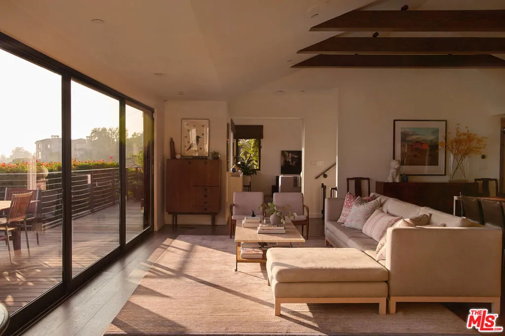 8951 St Ives Drive, West Hollywood, California 90069 home-pic-10