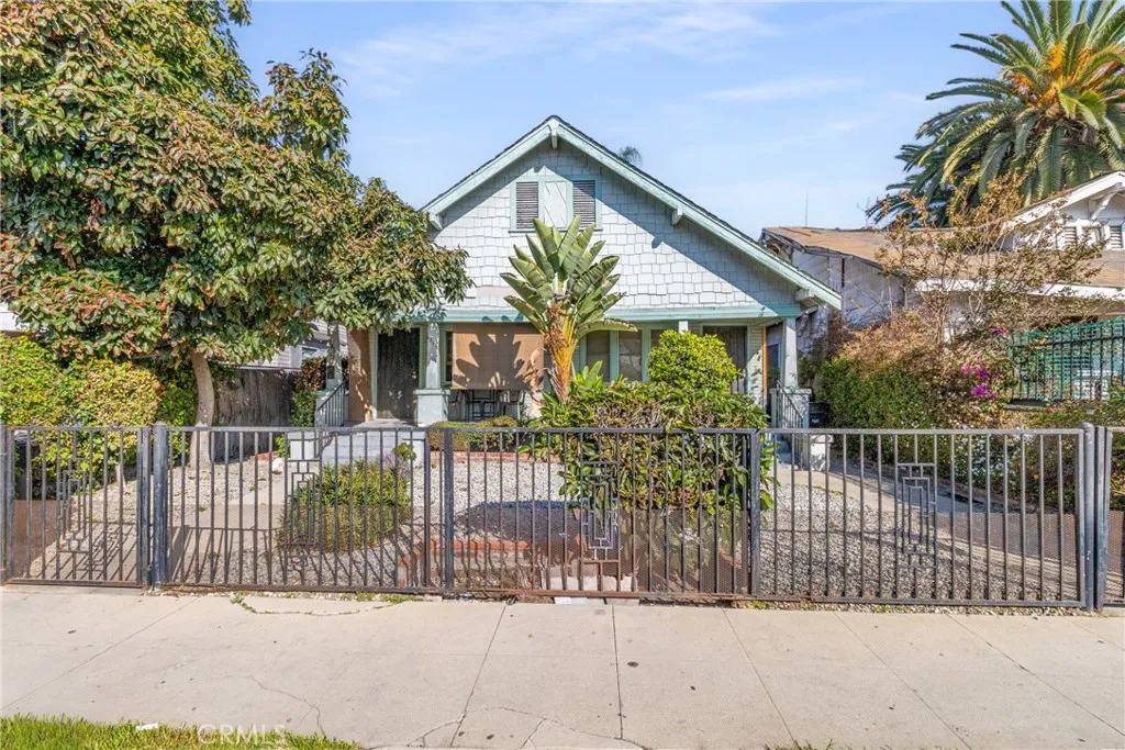 1241 E 43rd, Los Angeles, California 90011 home-pic-1