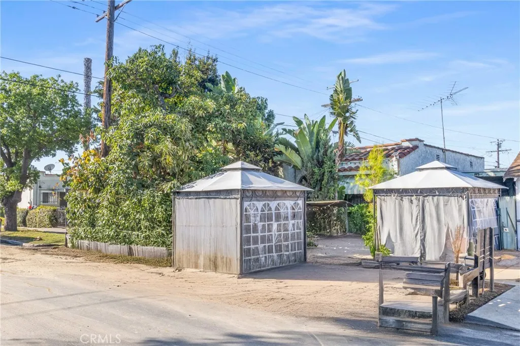 5211 Halldale, Los Angeles, California 90062 home-pic-8