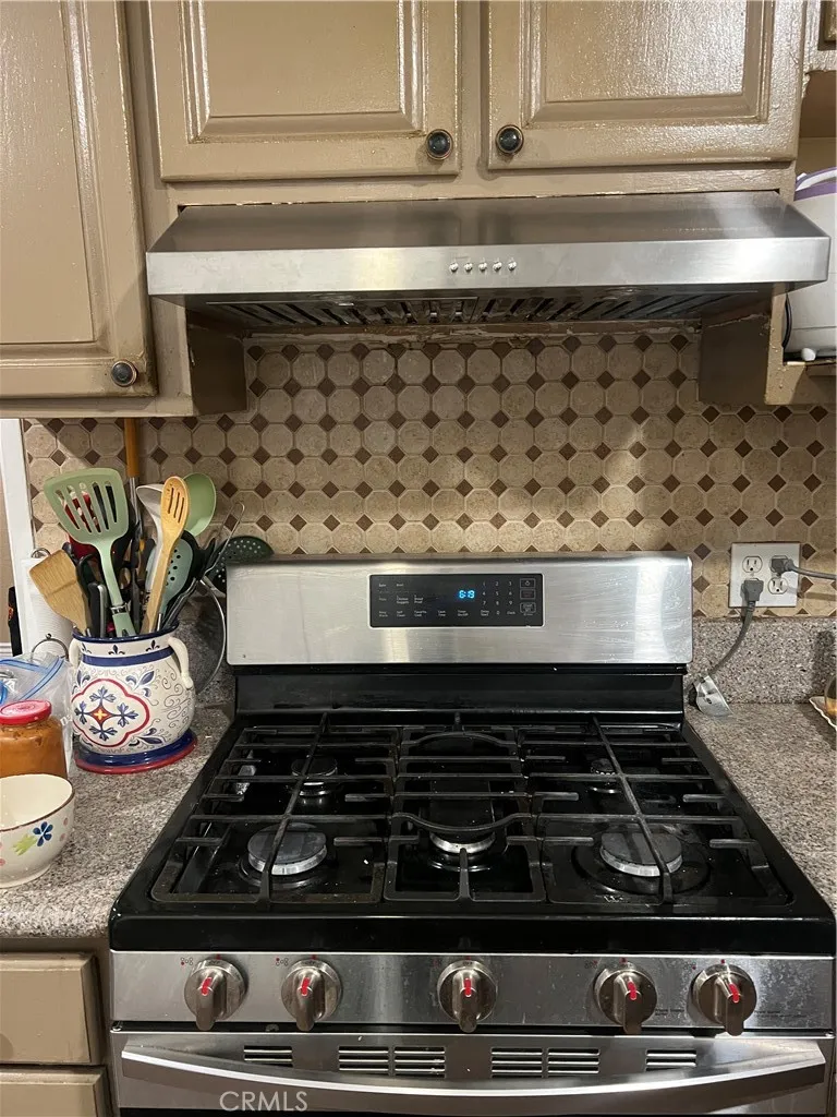 10900 Goss, Sun Valley, California 91352 home-pic-2