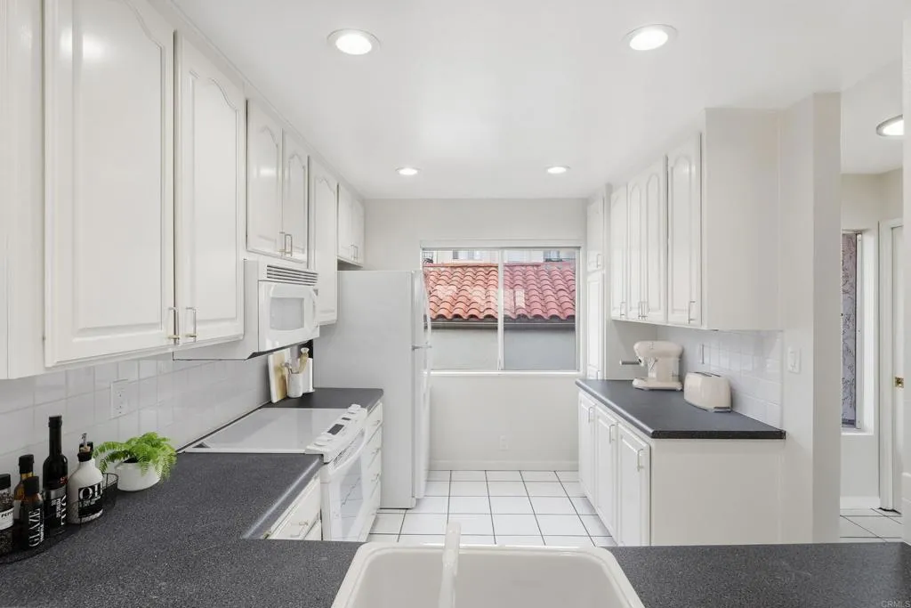 909 Caminito Madrigal B, Carlsbad, California 92011 home-pic-6