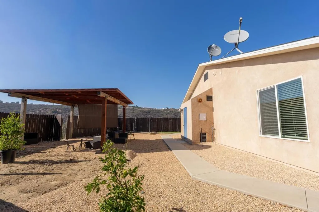 31454 Palos Verdes Drive, Escondido, California 92026 home-pic-28