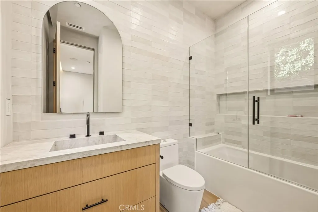 22924 Erwin Street, Woodland Hills, California 91367 home-pic-48