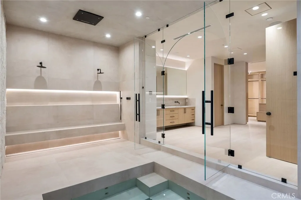 22924 Erwin Street, Woodland Hills, California 91367 home-pic-30