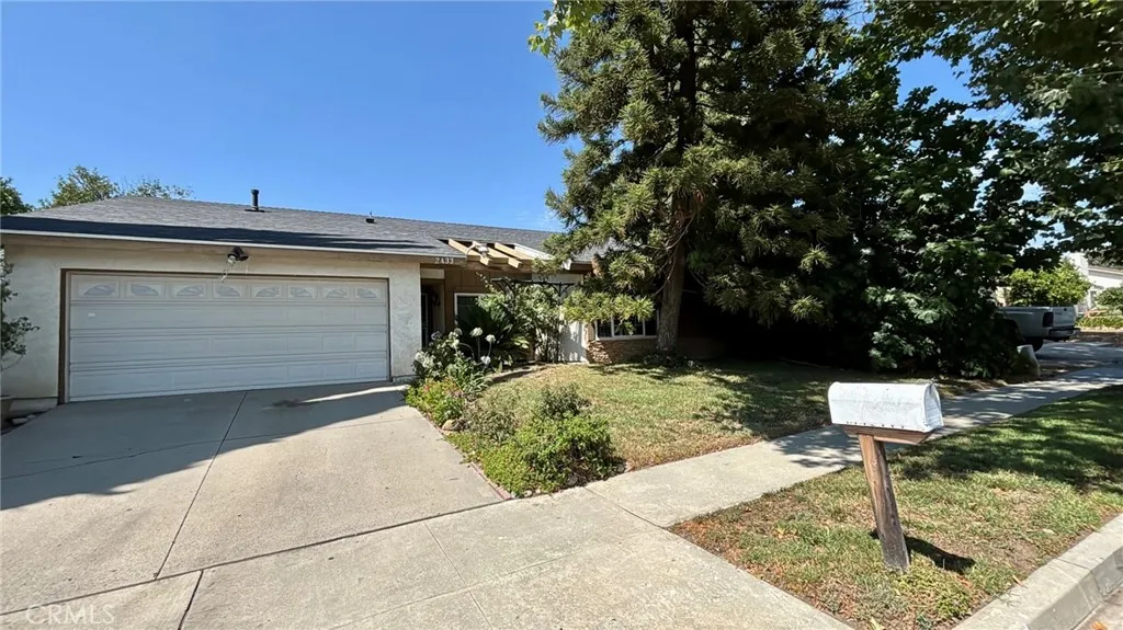 2433 Medina Avenue, Simi Valley, California 93063 home-pic-32