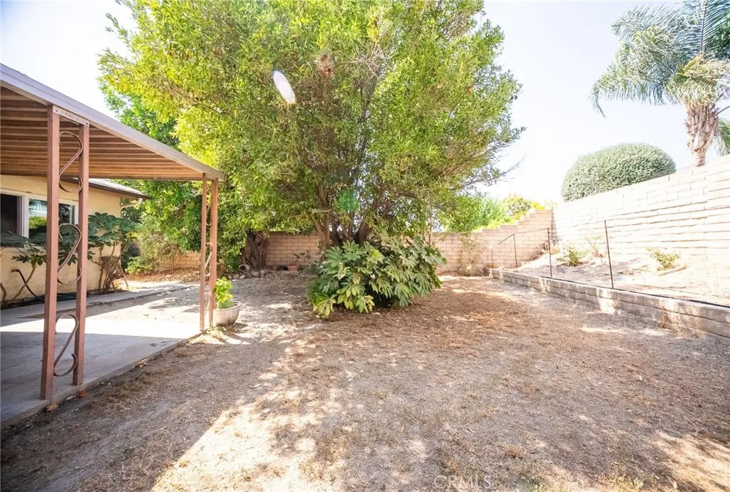 2433 Medina Avenue, Simi Valley, California 93063 home-pic-25