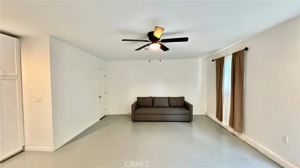 2433 Medina Avenue, Simi Valley, California 93063 home-pic-4