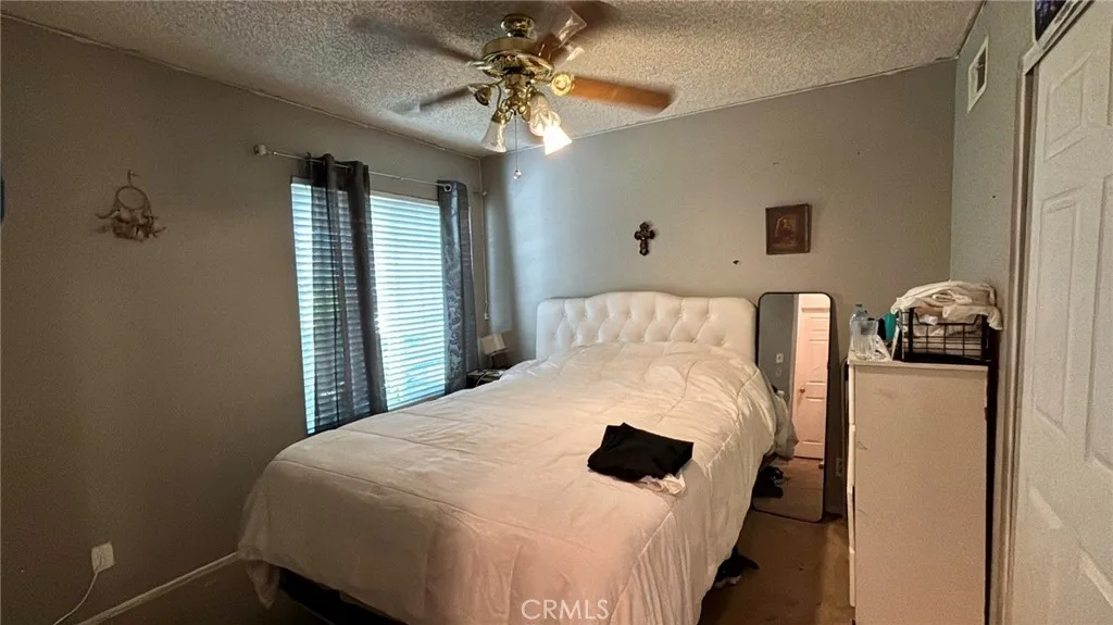 2433 Medina Avenue, Simi Valley, California 93063 home-pic-19
