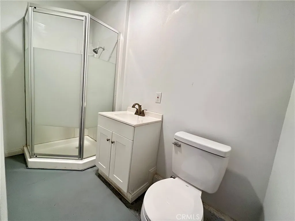 2433 Medina Avenue, Simi Valley, California 93063 home-pic-8
