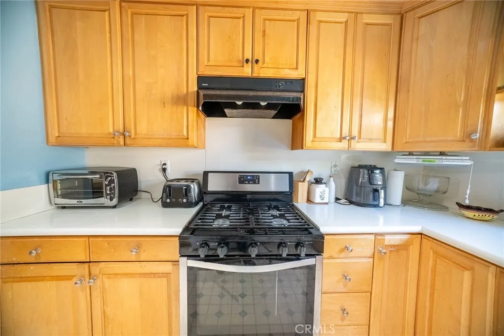 2433 Medina Avenue, Simi Valley, California 93063 home-pic-14
